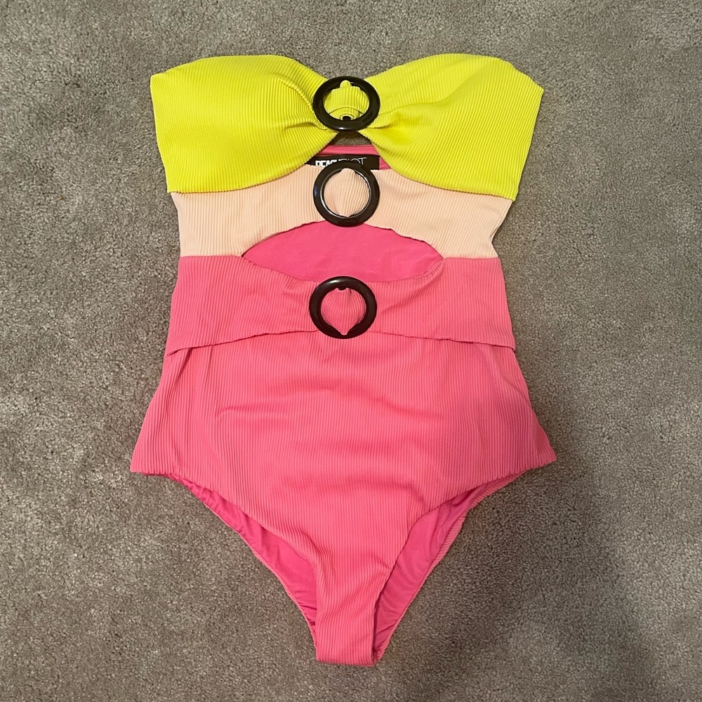 BR One Piece Sz S - moving must go !!